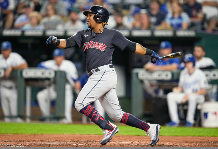 Jose Ramírez hits an RBI single